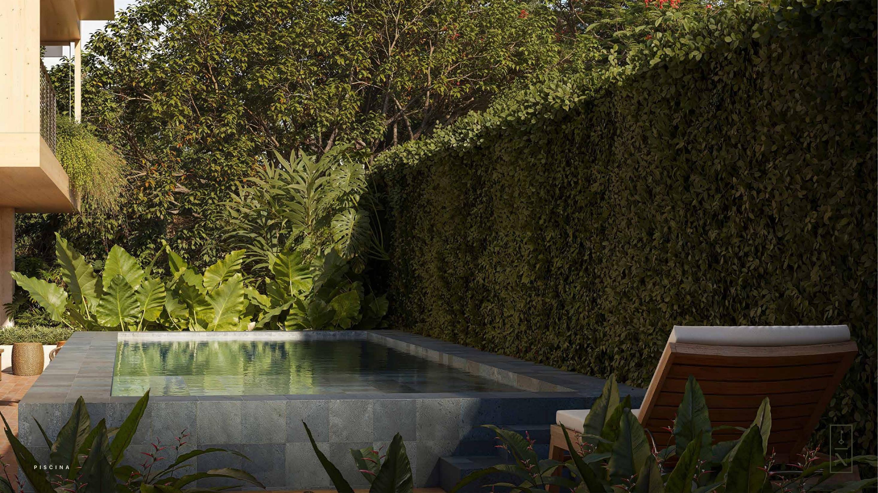 Piscina cercada pelo verde