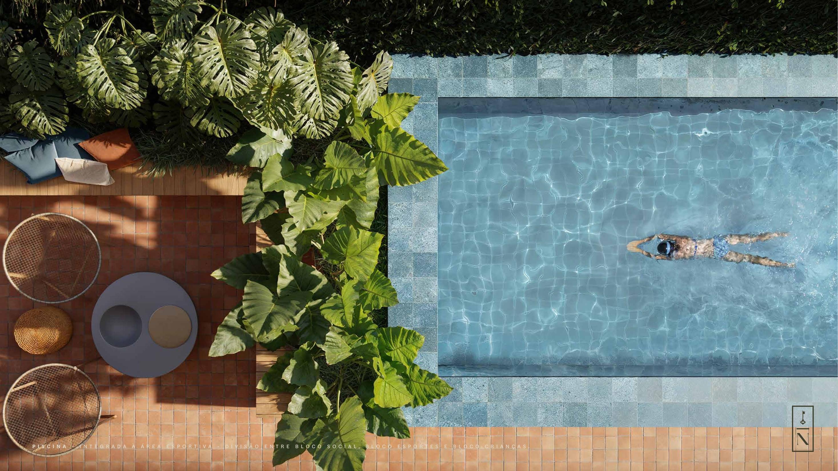 Piscina integrada à área esportiva